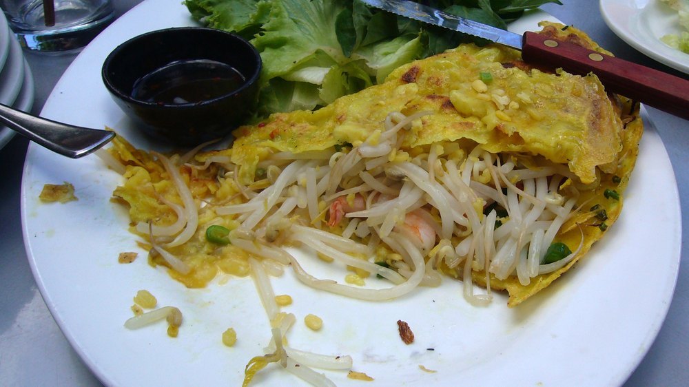 Ăn Gì Ở Quy Nhơn? Top Món Ngon Xứ Nẫu & Lịch Trình Xe Đưa Đón Thưởng Thức
